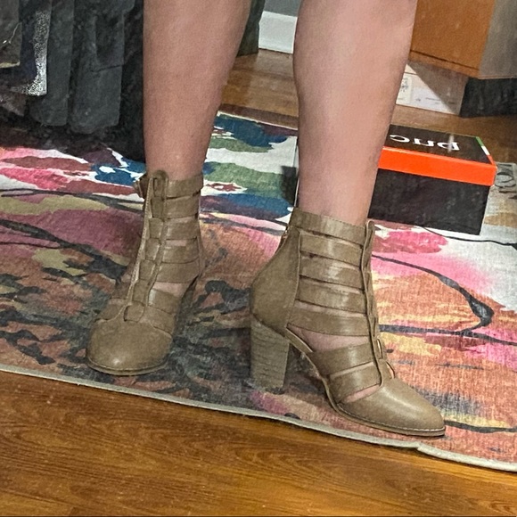 Bucco Bootie ❣️ - Picture 9 of 10